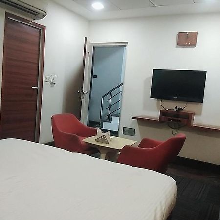 Hotel Manoranjan Inn Lucknow Ngoại thất bức ảnh
