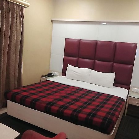 Hotel Manoranjan Inn Lucknow Ngoại thất bức ảnh