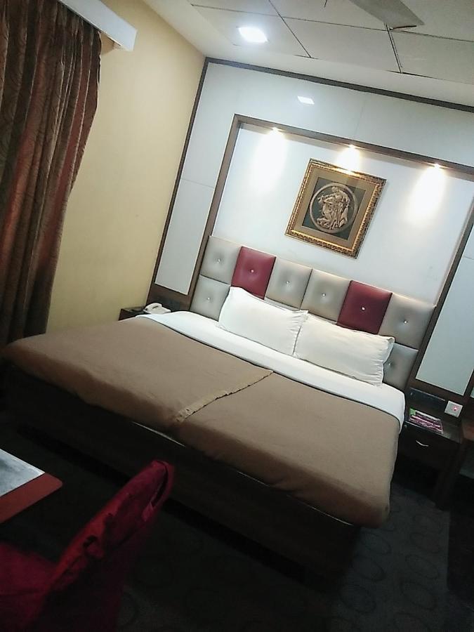 Hotel Manoranjan Inn Lucknow Ngoại thất bức ảnh