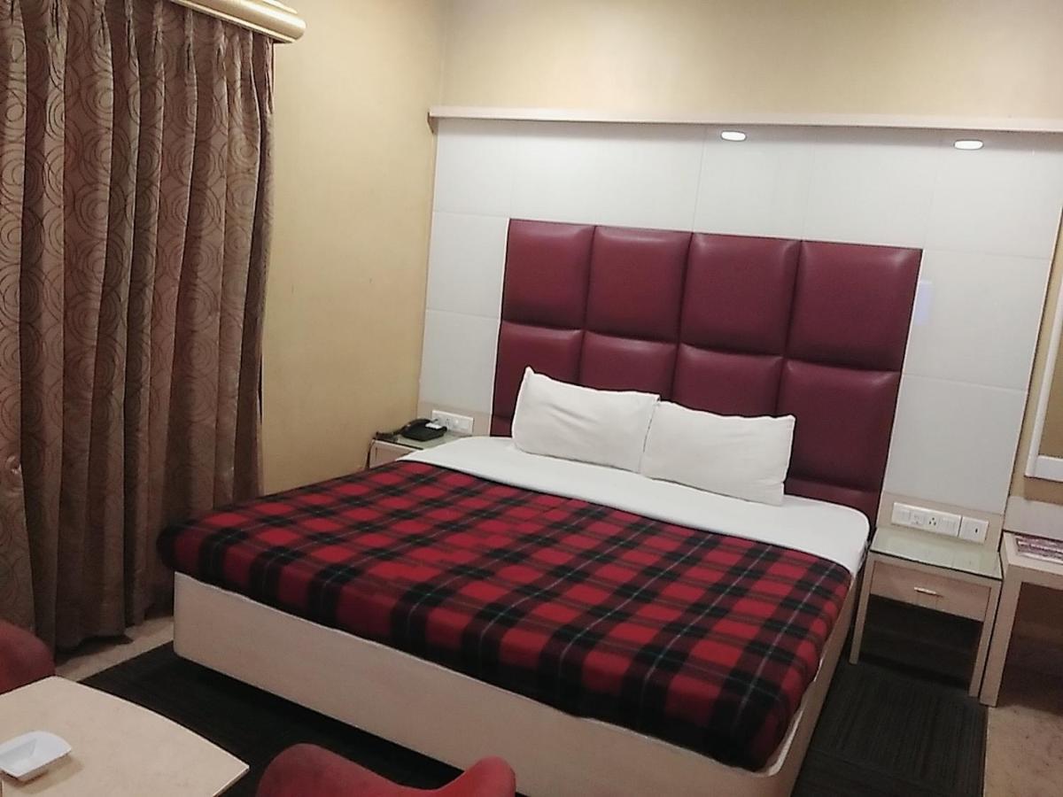 Hotel Manoranjan Inn Lucknow Ngoại thất bức ảnh